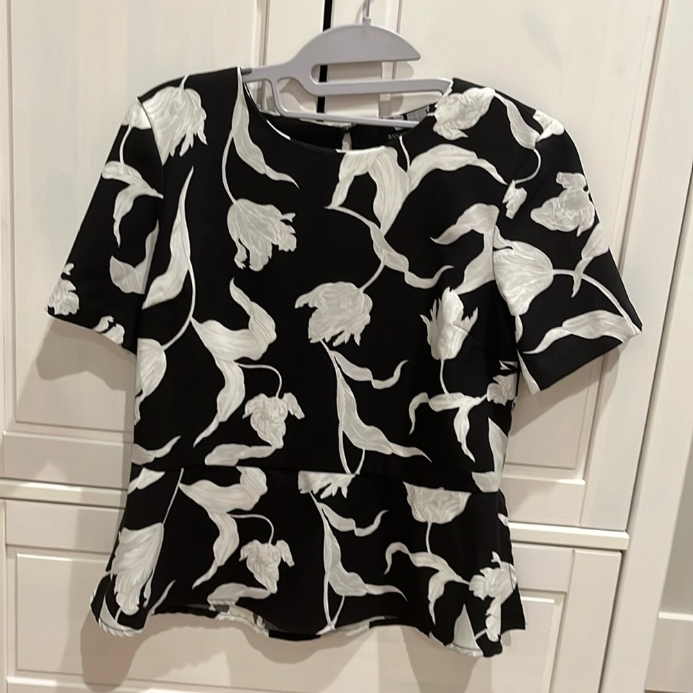 Banana Republic Peplum Short Sleeve Floral Blouse, XS Petite.